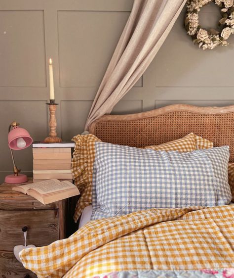 Yellow and light blue gingham bedding on a. bed with rattan frame Gingham Bedroom, Light Yellow Bedrooms, Gingham Bedding, Bedroom Cottagecore, Cottagecore Bedroom Ideas, European Countryside, Light Blue Gingham, Cottagecore Bedroom, Peaceful Space