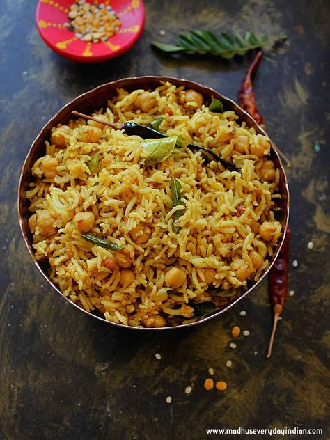 Pulihora | Andhra Tamarind Rice (Chintapandu Pulihora) | Madhu's Everyday Indian Tamarind Rice, Vegan Recepies, Tiffin Recipe, Indian Rice, Recipes Snacks, Rice Dish, Quick Recipes Snacks, Indian Restaurant, Classic Dishes