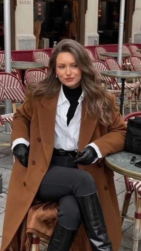 Aesthetic Lawyer, Mantel Outfit, Stile Blair Waldorf, Adrette Outfits, Lawyer Fashion, Fest Outfits, Classy Winter Outfits, Winter Fashion Outfits Casual, Chique Outfits