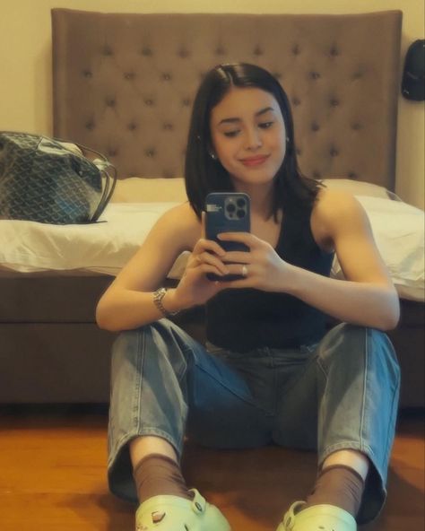 Claudia Barretto, Julia Barretto, Life Vision, Pics Inspo, Straight Hair, My Vibe, Straight Hairstyles, Celebrities, Hair