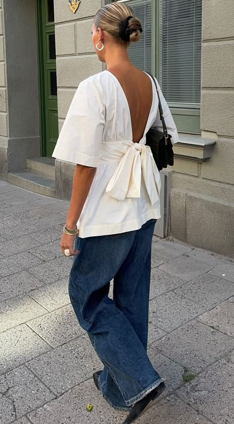 Coastal Granddaughter Work Outfits, European Minimalist Fashion, Elevated Basics Style Summer, Casual Bride Outfit Jeans, 2025 Fashion Aesthetic, Copenhagen Summer Fashion, Non Trendy Outfits, Waste Management Outfits, Newport Beach Outfits