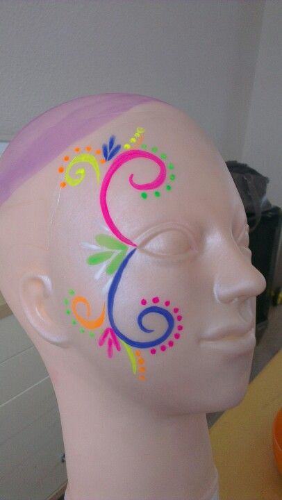 Carnaval Neon Face Paint Designs, Face Paint Carnival, Festival Face Paint Glitter, Hippie Carnaval, Boy Face Painting, Pintura Facial Neon, Neon Face Paint Ideas, Face Painting Designs Creative, Hippie Face Paint