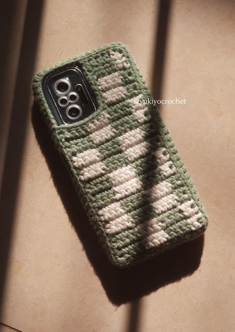 Crochet Phone Case, Crochet Checkered, Checkered Phone Case, Crochet Phone Cases, Crochet Inspo, Cute Phone Cases, Knit Crochet, Instagram Profile, Phone Case