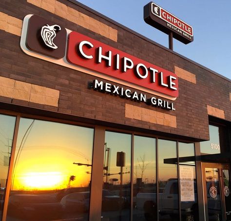 CHIPOTLE Mexican Restaurant Chipotle Mexican Grill, Grill Stand, Oregon House, Mexican Grill, Grill Restaurant, Fast Casual, Cheese Salad, Company Culture, Casual Dining