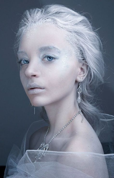 Hair Color White, Winter Make-up, Ice Makeup, Makeup Looks Winter, Ice Queen Makeup, Maquillage Halloween Simple, Winter Court, Ghost Makeup, Viking Party