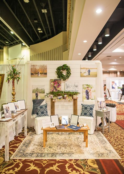 Bridal Show Table Ideas, Bridal Show Photography Booth, Bridal Show Setup Booth Design, Wedding Venue Booth Ideas Bridal Show, Photographer Booth Display, Bridal Expo Booth Ideas, Wedding Vendors Booth, Bridal Show Booth, Wedding Expo Booth