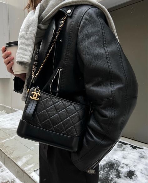 Chanel Gabrielle Bag Outfit, Chanel Boy Bag Outfit, Mini Chanel Bag, Chanel Bag Aesthetic, Beige Chanel Bag, 2023 Resolution, Hobo Bag Outfit, White Chanel Bag, Black Chanel Bag