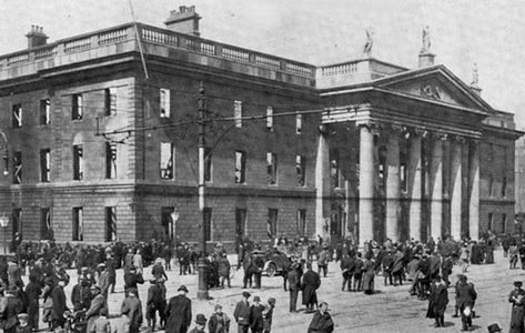 102 years ago, on Easter week, the 1916 Rising took place bringing the fight for Ireland's independent to Dublin's streets. How many of these facts did you know? In 2016 the world recognized and remembered the 100th anniversary of the Easter Rising, the rebellion for Irish independence that changed Ireland. Irish History Facts, Irish Pictures, Ireland Facts, Ireland 1916, 1916 Rising, 1916 Easter Rising, Pictures Of Ireland, Wild Atlantic Way Ireland, Typhoid Mary