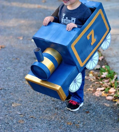 Cardboard Train, Diy Train, Train Costume, Craft Diy Ideas, Car Costume, Halloween Train, Polar Express Train, Box Costumes, Car Themed Parties