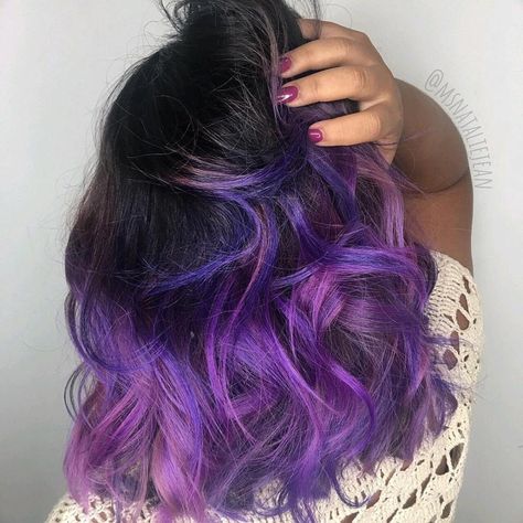 20 Purple Balayage Ideas from Subtle to Vibrant Purple Hair Color Ombre, Pelo Color Vino, Lavender Hair Colors, Purple Balayage, Purple Ombre Hair, Dyed Hair Pastel, Hair Ombre, Lavender Hair, Hair Color Purple