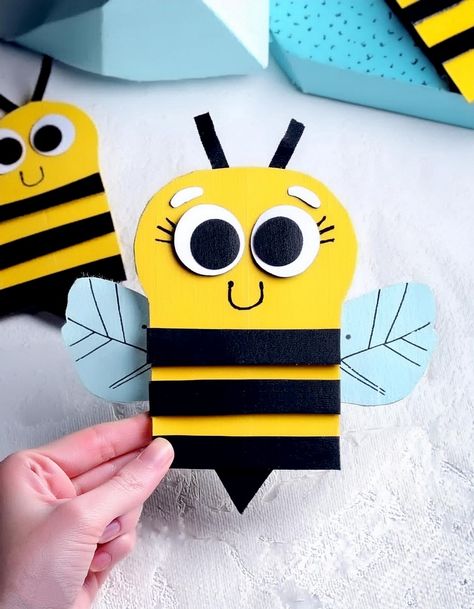 Simple To Make Cute Bee Popsicle Stick Craft Idea For Kids Popsicle Stick Craft, Bee Template, Dollar Tree Storage, Sunflower Crafts, Paper Bag Puppets, Puppet Crafts, Toilet Paper Roll Crafts, Popsicle Stick Crafts, Paper Roll Crafts