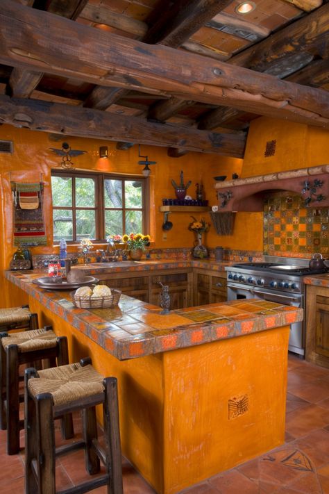 Mexican Style Kitchens Ideas, Mexican Style Kitchens, Spanish Style Kitchen, Hacienda Style Homes, Latest Kitchen Designs, Mexico House, Mexican Kitchens, Mexican Home Decor, Eclectic Kitchen