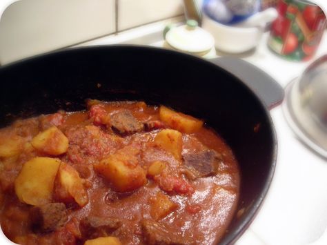 tomator bredie - Google Search Tomato Bredie South Africa, Tamatie Bredie South Africa, Malay Recipes, Best Beef Stew Recipe, Lamb Stew Recipes, Tomato Stew, Cape Malay, African Home, African Cooking