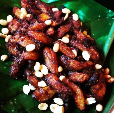 Kelewele made with simple species to give that unique taste Chicken Wings, Ghana, Meat, Chicken, Quick Saves