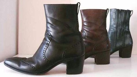 My everyday shoe! *YSL Johnny Boots Mens Heeled Boots, Cuban Heel Boots, Rocker Boots, Beatle Boots, Chelsea Boots Men Outfit, Men High Heels, Boots Men Outfit, Dapper Mens Fashion, Men In Heels