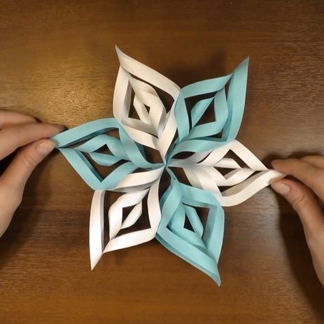 Origami artist shows 4 easy ways to make 3D paper snowflakes and gets 3M views Origami Snowflake Tutorial, Origami Snowflake Easy, 3d Paper Snowflakes Diy Easy, 3d Paper Ornaments Diy, How To Make 3d Snowflakes, Oragami Christmas Decorations, 3d Snowflakes How To Make, 3d Paper Snowflakes Diy, Simple Paper Snowflakes