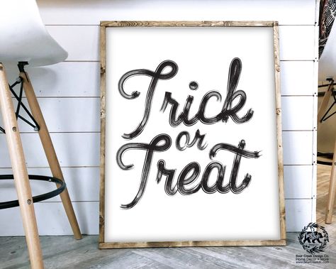 Shamrock Printable, Farmhouse Halloween Decor, Printable Halloween Decorations, Trick Or Treat Sign, Halloween Typography, Minimalist Halloween, Happy Halloween Signs, Farmhouse Halloween, Halloween Printable