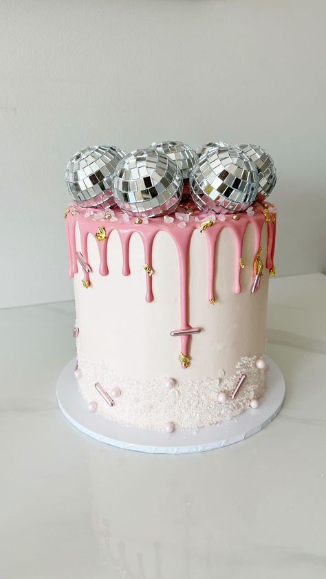 Pink Birthday Cake Ideas, Disco Cake, Pink Birthday Cake, Disco Birthday Party, 13 Birthday Cake, 21st Cake, Pink Birthday Cakes, Funny Birthday Cakes, Pink Birthday Party