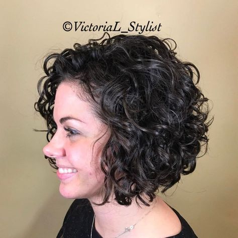 Curly Hair Bob Haircut, Short Curly Bob Hairstyles, Blonde Balayage Bob, Short Curly Hairstyles For Women, Tan Skin Blonde Hair, Bob Haircut Curly, Wavy Bob Hairstyles, Short Curly Haircuts, Short Curly Bob