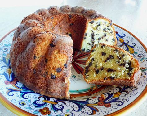 Chocolate Chip Cream Cheese, Cream Cheese Chocolate Chip, Chocolate Chip Pound Cake, Cheese Pound Cake, Cream Cheese Pound Cake, Tasty Kitchen, Köstliche Desserts, Pound Cake Recipes, Moist Cakes