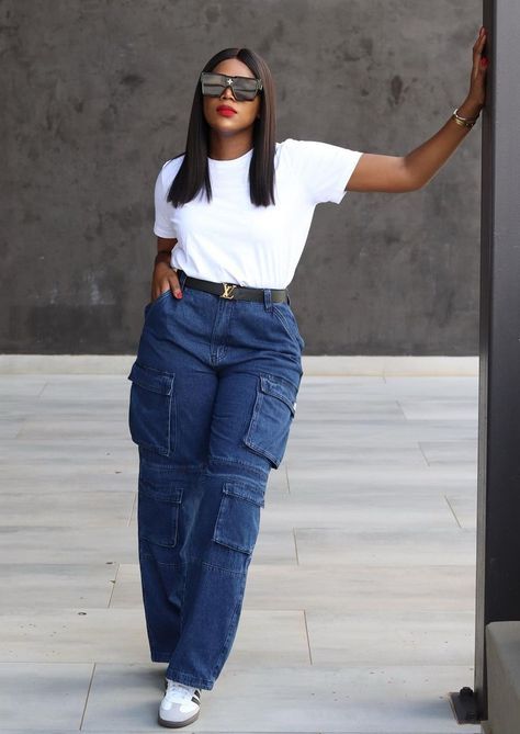 Fashion: #fashion, #style, #outfitinspiration, #beauty Classy Joggers Outfit, Cargo Jean Outfits Women, Jogger Pants Outfit Women Street Styles, Joggers Jeans Outfit Women, Jogger Jeans Outfit Women Denim, Cargo Denim Pants Outfit, Cargo Joggers Outfits Women, Mummy Jeans, Denim Cargo Pants Outfit