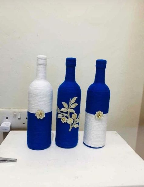 Diy Wine Bottle Decor, Bottle Painting Designs, Big Wine Glass, Glass Art Ideas, Beer Bottle Art, Vintage Wine Glass, Painted Glass Bottles, Glass Painting Designs, Diy Glass Bottle Crafts