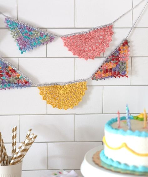 Free Knitting Pattern for a Doily Garland Garland Crochet Pattern, Doily Garland, Garland Crochet, Crochet Kingdom, Doilies Crafts, Crochet Garland, Crochet Size, Crochet Abbreviations, Crochet Food