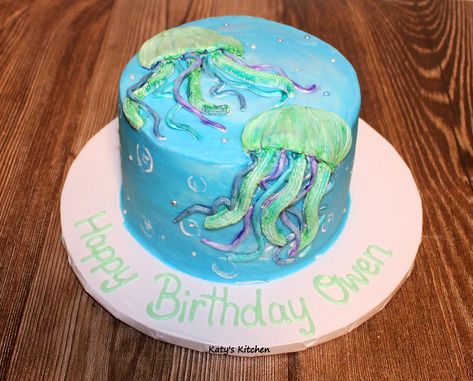 Katy's Kitchen: Jellyfish Cake Jellyfish Cake Ideas, Jellyfish Birthday Cake, Jellyfish Birthday Party, Jellyfish Cake, Mickey Mouse Smash Cakes, 19 Bday, Ocean Cake, Dolphin Cakes, Tea Party Cookies