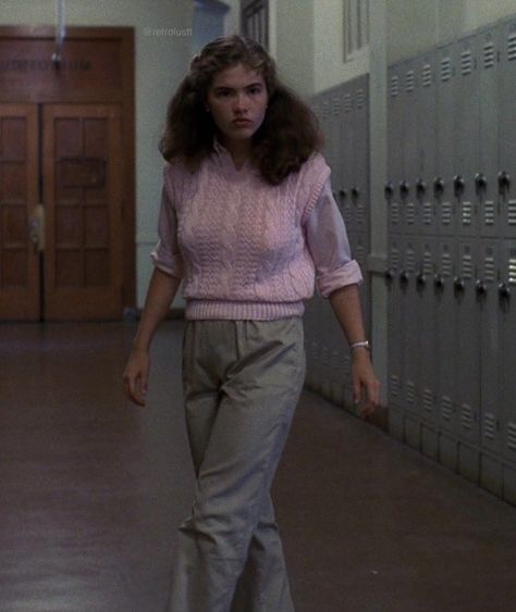 Nancy Nightmare On Elm Street Costume, Nancy Thompson Outfits, Authentic 80s Outfits, 80s Outfits Fall, 80s Movies Aesthetic Outfits, 80s Turtleneck Outfit, Preppy 80s Outfit, 80s Horror Fashion, Cute 1980s Outfits