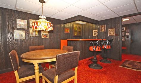 Shag carpet, kaleidoscopic wallpaper featured in 14-room Framingham home… 1970s Basement, 1970s House, 70s House, 1970s Home, 70s Home, 70s Decor, Shag Carpet, Vintage Living Room, Decor Pillows