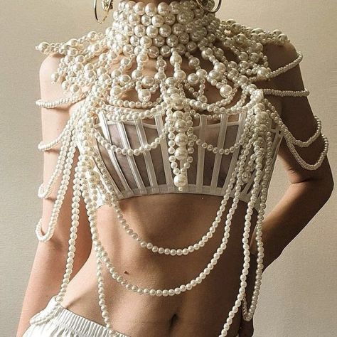 Body Necklace Chain, Goddess Aesthetic, Jewelry Classic, Body Chains, Paris Photography, Beaded Top, Fantasy Clothing, Fantasy Fashion, Mode Vintage