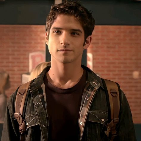 Young Justice Superboy, Tyler Posey Teen Wolf, Teen Wolf Scott, Teen Wolf Seasons, Teen Wolf Mtv, Tyler Posey, Scott Mccall, Young Justice, Dylan O'brien