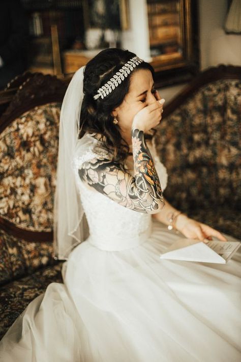 65 Gorgeous Brides That Embrace Their Tattoos - Weddingomania Tattoo Bride, Bride Tattoo, Tattooed Bride, Brides With Tattoos, Awesome Tattoo, Urban Wedding, Wedding Tattoos, A Wedding Dress, Wedding Goals