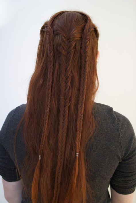 Silvousplaits Hairstyling is creating Hair tutorials | Patreon Medieval Hairstyles, Fishtail Braid Hairstyles, Viking Braids, Viking Hair, Halloween Hair, Hair Tutorials, Fish Tail Braid, Grunge Hair, Hair Dos