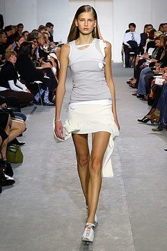 Helmut Lang 90s, Helmut Lang Archive, Hussein Chalayan, Grown Women, Runway Looks, Art Dress, Fashion Show Collection, Helmut Lang, Primavera Estate