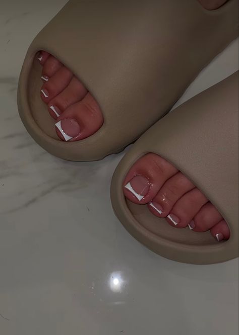 White Toenail Ideas, Toe Pics Nails, Toenails Aesthetic, Acrylic Big Toe Nail Only, White Nails Feet Toenails, Cute Toe Nail Ideas, Acrylic Big Toe Nail, Pink Tip Nails, Toe Nail Color