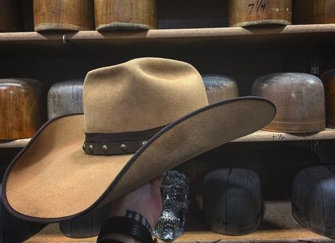 Hand Distressed "Ranch Ready™" French Tan with Fort Worth Mule Kick and Howdy Ma'am's WEAR your #HATitude™ Greeley Hat Works, Cowboy Hat Styles, Western Stuff, Cowboy Stuff, Hat Styles, Western Hats, Cow Girl, Cowgirl Hats, Handmade Hat