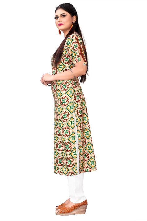 Patola Print Kurti Design, Patola Print Kurti, Printed Kurti Designs, Patola Print, Bottom Heavy, Kurti Design, Printed Kurti, Fashion Hub, Kurti Designs