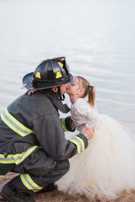 You'll Be Blown Away by This Beautiful Father/Daughter Firefighter-Themed Photo Shoot Firefighter Photography, Firefighters Daughter, Father Daughter Tattoos, Fire Photo, Firefighter Family, Firefighter Wedding, Firefighter Pictures, Sibling Poses, Mother Daughter Photography