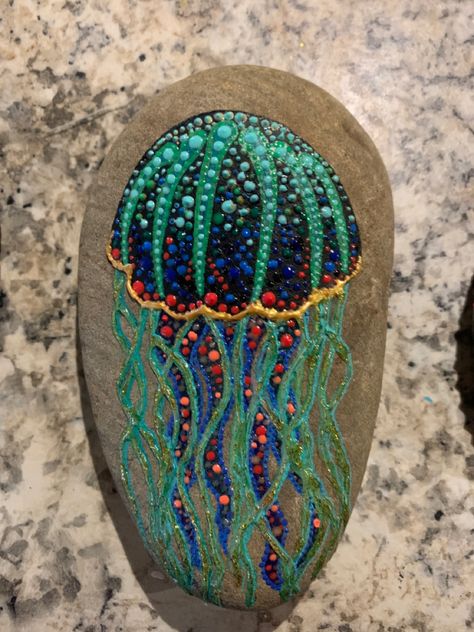 Jellyfish Dot Painting, Snake Rock Painting Ideas, Fish Dot Art, Beetlejuice Decorations, Beetlejuice Wreath, Magician's Assistant, Miss Argentina, Beetlejuice Lydia, Case Manager