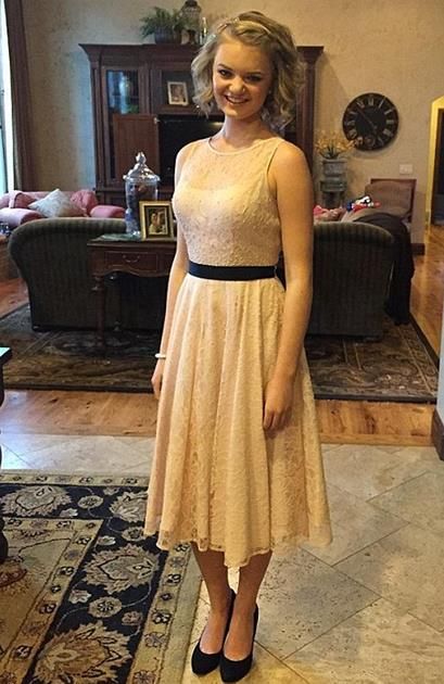 School Dress Code, High School Dance, School Dance, School Dances, School Dresses, Grad Dresses, Vestidos Vintage, Mom Dress, Reason Why