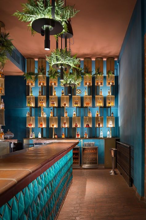 Counter Bar Design, Interior Design Colonial, Colonial Restaurant, Terracotta Brick, Bar Lounge Design, Buffet Bar, Bar Counter Design, Decoration Restaurant, Bar Interior Design