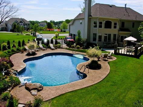 Pool On Side Of House, Sunroom Inspiration, Pools Design, Small Inground Pool, Backyard Pool Design, Inground Pool Designs, Inground Pool Landscaping, Landscaping Backyard, Swimming Pool Landscaping