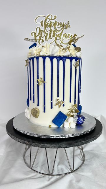 Royal Blue And White Cake, Blue Birthday Cakes For Women, Royal Blue Birthday Cake, Blue Drip Cake, 21st Cakes, Royal Blue Cake, Blue Sweet 16, 15th Birthday Cakes, Blue Birthday Cakes