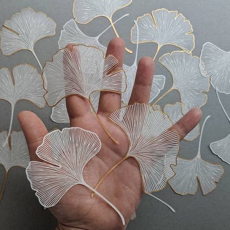 Pippa Dyrlaga, 3d Tiskárna, Paper Cut Artists, Paper Cutout Art, Paper Cut Art, Paper Cutout, Leaf Art, Paper Sculpture, Delicate Flower