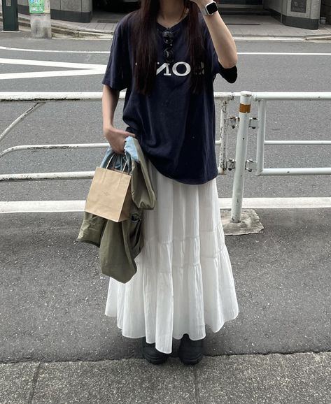 Big Shirt And Skirt Outfit, Long Skirt Outfits Korean, Long Skirt Outfits Aesthetic, Abaya Aesthetic, Skirt Outfits Korean, Fit Outfits, Long Flared Skirt, Aesthetic Fit, Hijab Abaya