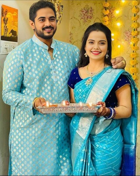 Couple Matching Saree And Kurta, Family Dress Combination Indian, Family Combo Dress Indian, Family Matching Outfits Indian, Stylish Jeans Top, Family Clothing Sets, Family Dress, Mom Daughter Outfits, Couple Outfit Ideas