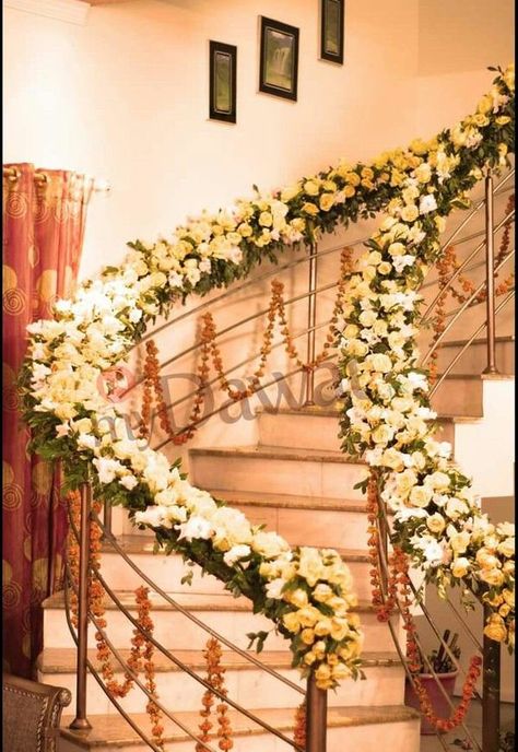 Fun and Easy Décor Ideas For The Shaadi Wala Ghar! Steps Decoration Ideas Indian, Weeding Decoration At Home, Mayun Decoration At Home, Inauguration Decor, Home Design 2023, 2023 Decor Trends, Simple Wedding Stage, Wedding Staircase Decoration, Shaadi Decor