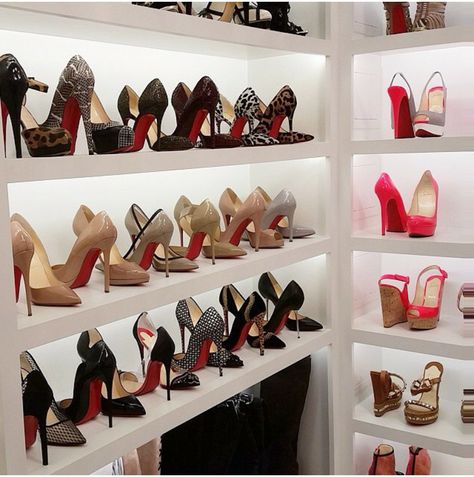 Yes I would like all of these!! Ideas De Closets, Hak Tinggi, Closet Goals, Shoe Display, Red Bottoms, Shoe Closet, Closet Design, Shoe Obsession, Walk In Closet