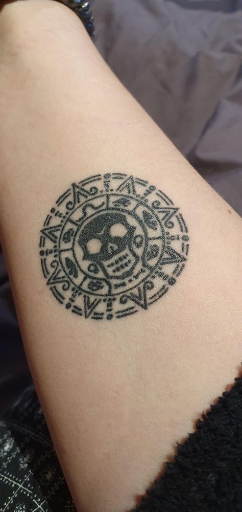 Pirate Medallion Tattoo, Medallion Tattoo, Pirate Medallion, Pirates Of The Caribbean Tattoo, Caribbean Tattoo, Tattoo Pirate, Sparrow Tattoo, Pirate Tattoo, Getting A Tattoo